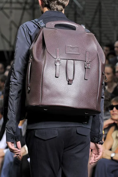 Look 33